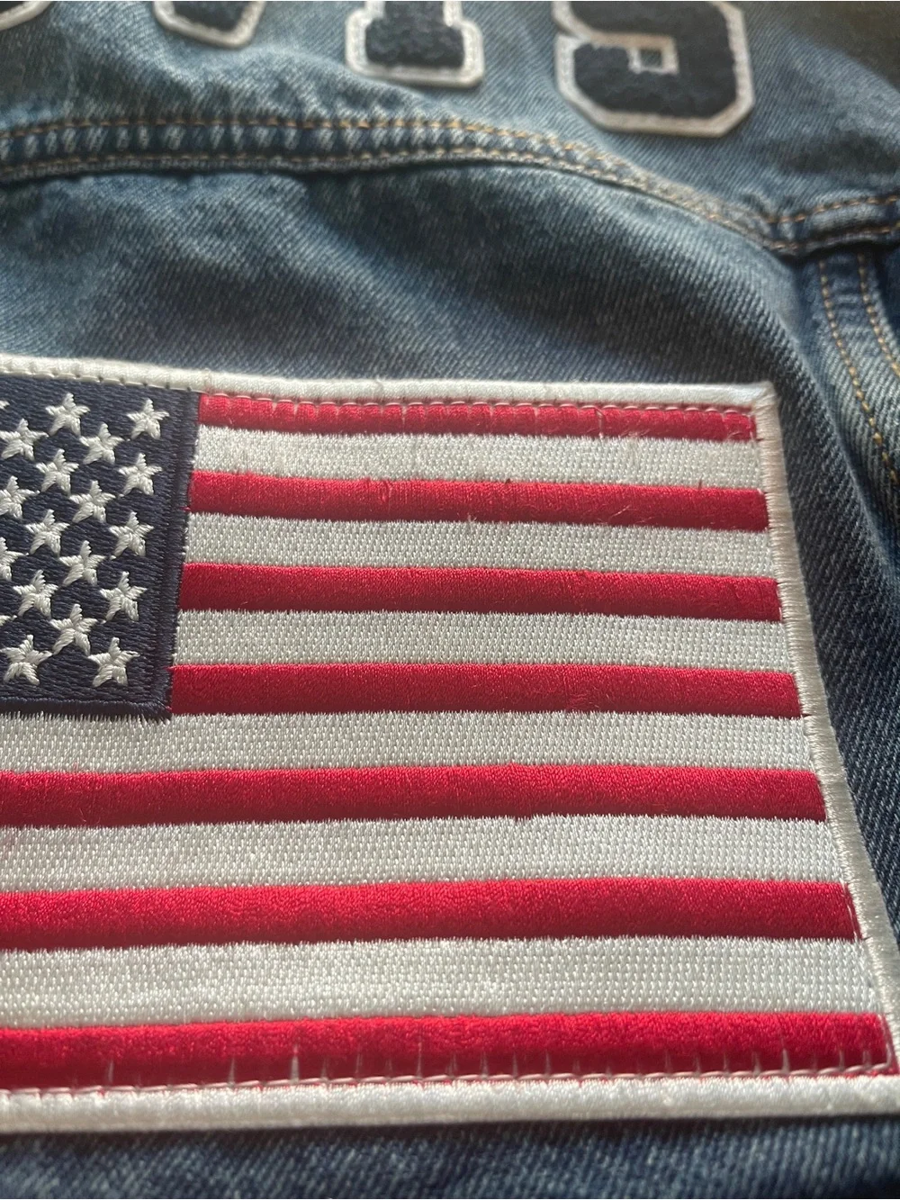 Levi’s Youth Denim Trucker Jacket USA Flag & Levi’s Patch Size Medium